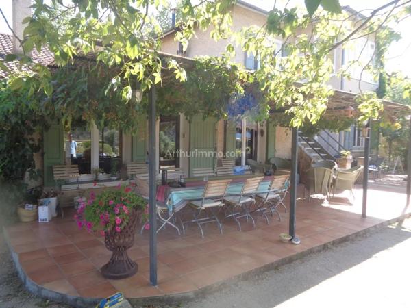 Vente Maison 10 pièces 240 m2 à Allemagne-en-Provence