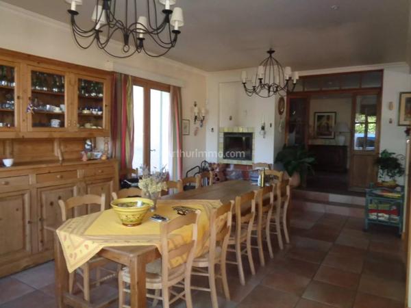 Vente Maison 10 pièces 240 m2 à Allemagne-en-Provence