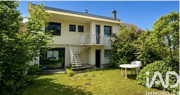 Maison à vendre 7 pièces 126 m² Sainte-Geneviève-des-Bois