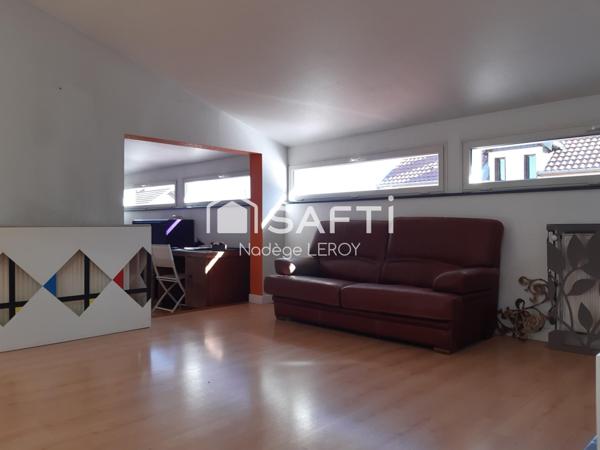 Lot de 5 appartements dont 4 meublés, atelier, terrasses.