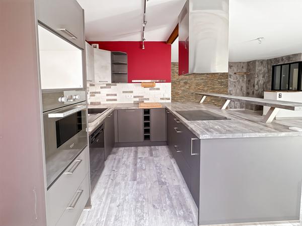 Appartement Jouy Le Moutier 5 pièce(s) 106 m2