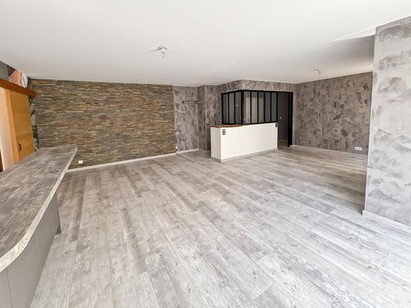 Appartement Jouy Le Moutier 5 pièce(s) 106 m2
