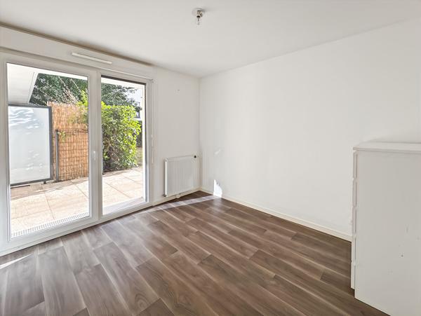 Appartement Jouy Le Moutier 5 pièce(s) 106 m2