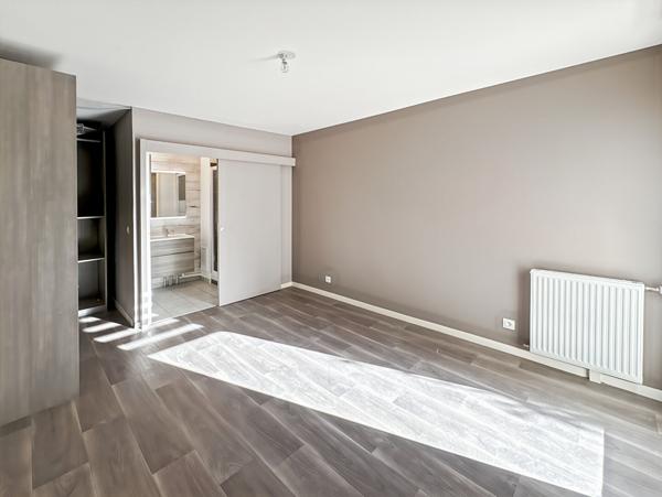 Appartement Jouy Le Moutier 5 pièce(s) 106 m2