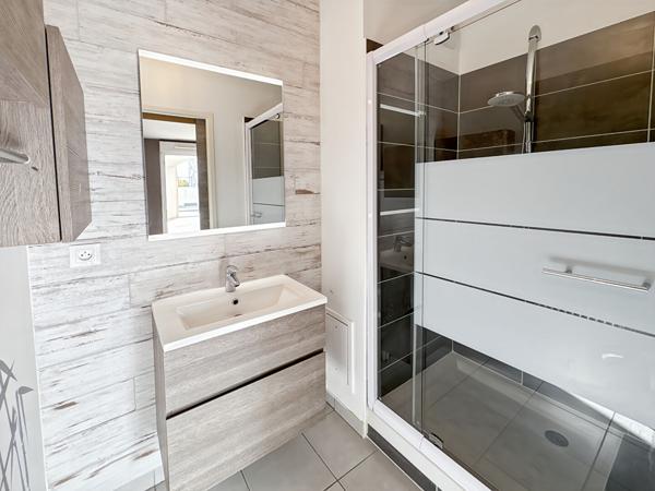 Appartement Jouy Le Moutier 5 pièce(s) 106 m2