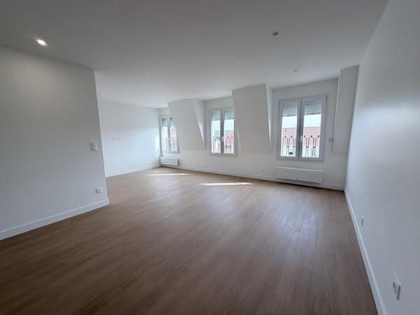 Maison - 9 pièce(s) - 240 m2