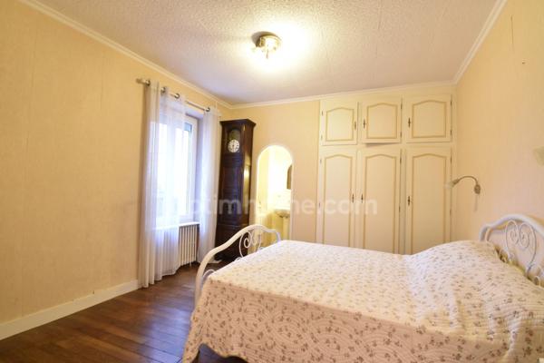 Concarneau : Maison de ville avec garage, petit extérieur, 3 chambres.