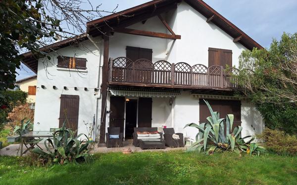 Maison à vendre    5 pièces •  Lons