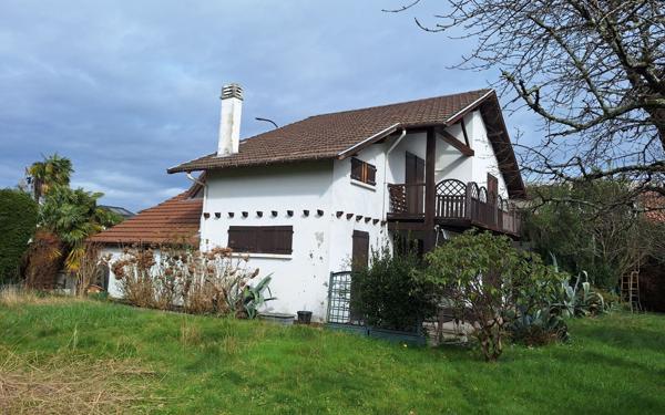 Maison à vendre    5 pièces •  Lons