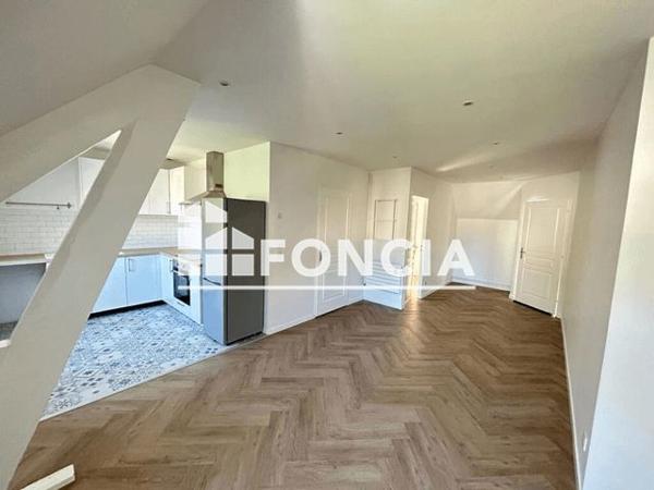 Location Appartement 2 pièces 57.2 m² - 17 PLACE JEANNE HACHETTE Beauvais 60000