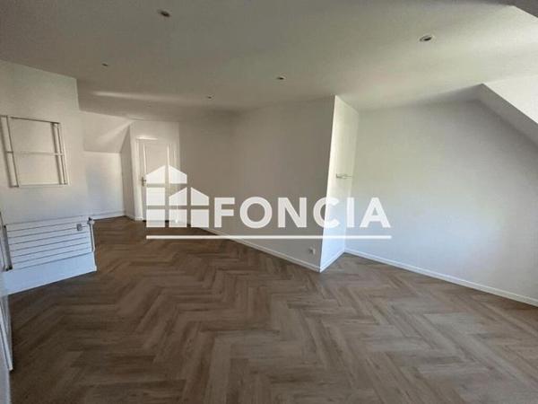 Location Appartement 2 pièces 57.2 m² - 17 PLACE JEANNE HACHETTE Beauvais 60000