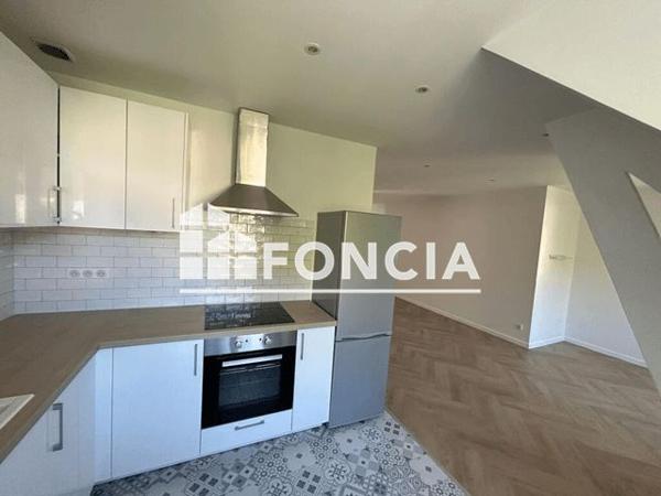 Location Appartement 2 pièces 57.2 m² - 17 PLACE JEANNE HACHETTE Beauvais 60000