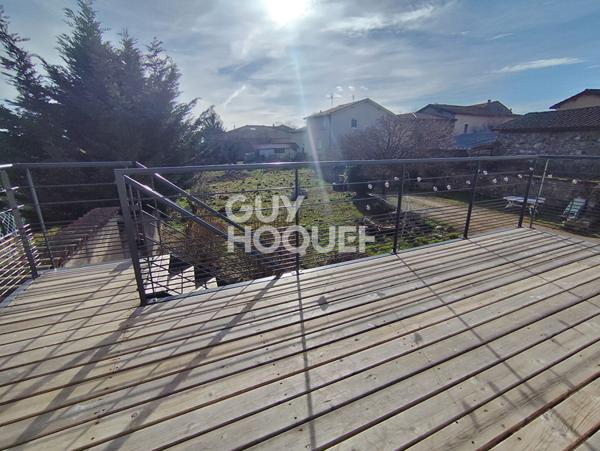 Tènement immobilier en cours de rénovation situé à Champoly