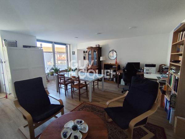 Tènement immobilier en cours de rénovation situé à Champoly