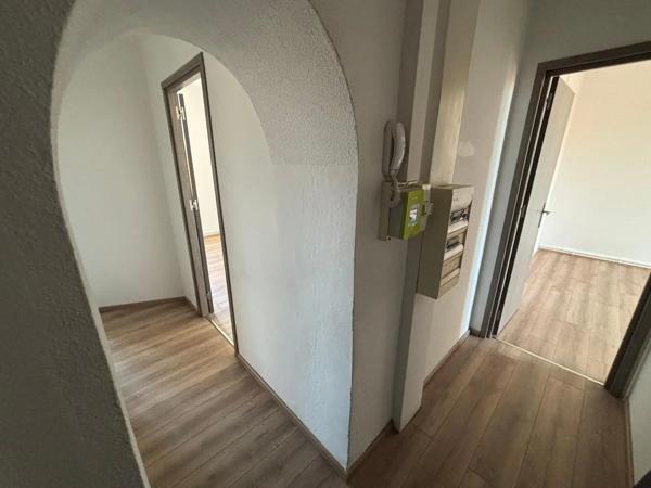 Appartement à louer 3 pièces 59.81m²