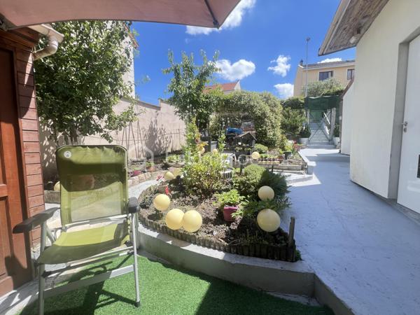MAISON ENTIÈREMENT RÉNOVÉE AVEC JARDIN , POTENTIEL D'AGRANDISSEMENT/ MÉTRO GRAND PARIS EXPRESS LIGNE 15 À VENIR / ISOLATION INTERIEUR EXTERIEUR 2017.
Sherline SOLAGE vous propose une charmante maison individuelle de 34 m², située dans un environnement calme et recherchée de Cachan .
Se compose comme suit: Un séjour , une cuisine ouverte , une chambre , une salle d'eau avec WC .
UNE CAVE DE 9m parfait pour vos stockages .

LE + du bien : Un beau jardin  ensoleillé , maison en parfait état aucun travaux à venir , belle hauteur sous plafond , volume optimisés , SECTEUR RECHERCHÉ PROCHE DES TRANSPORTS COMMERCES ET ÉCOLES .