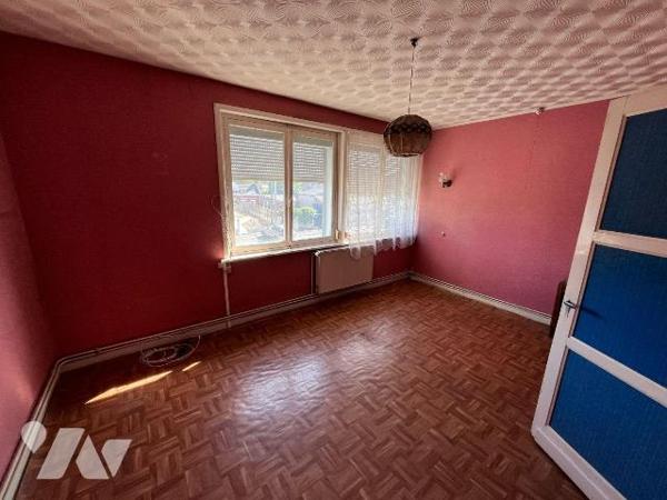 Découvrez cette maison familiale d'une superficie habitable de 107 m², bâtie sur une parcelle d...