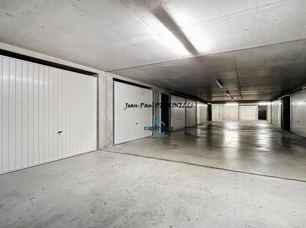 Lyon 8 Mermoz - T3 contemporain de 64.5 m² avec superbe balcon 9 m² et garage - Bus TCL C15 et PL1 / Tram T6 / Metro D