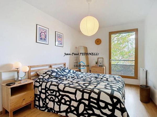 Lyon 8 Mermoz - T3 contemporain de 64.5 m² avec superbe balcon 9 m² et garage - Bus TCL C15 et PL1 / Tram T6 / Metro D