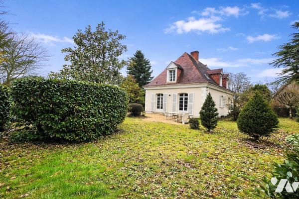 SAINT-CYR-SUR-LOIRE - Maison familiale avec jardin paysagé
Secteur prisé de la commune