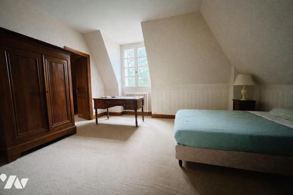 SAINT-CYR-SUR-LOIRE - Maison familiale avec jardin paysagé
Secteur prisé de la commune