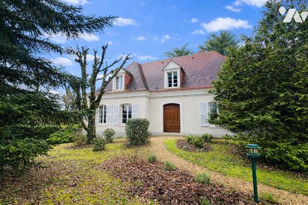 SAINT-CYR-SUR-LOIRE - Maison familiale avec jardin paysagé
Secteur prisé de la commune