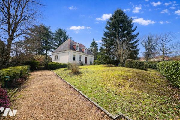 SAINT-CYR-SUR-LOIRE - Maison familiale avec jardin paysagé
Secteur prisé de la commune