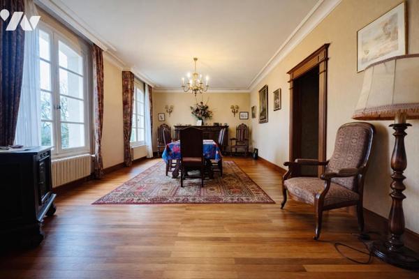 SAINT-CYR-SUR-LOIRE - Maison familiale avec jardin paysagé
Secteur prisé de la commune