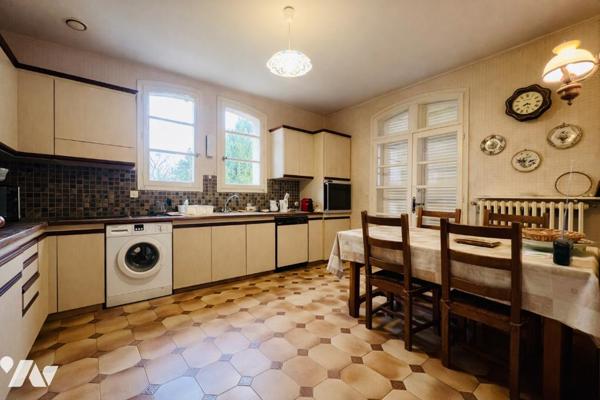 SAINT-CYR-SUR-LOIRE - Maison familiale avec jardin paysagé
Secteur prisé de la commune