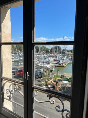 Appartement meublé sur Mortagne/Gironde vue imprenable sur le port