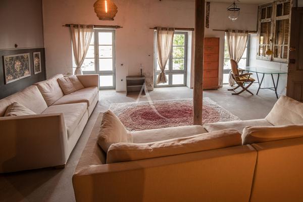 Appartement meublé sur Mortagne/Gironde vue imprenable sur le port