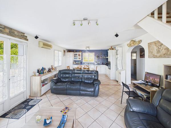 Espelette - Maison à Vendre - avec piscine au coeur d'Espelette.