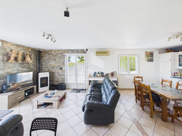 Espelette - Maison à Vendre - avec piscine au coeur d'Espelette.