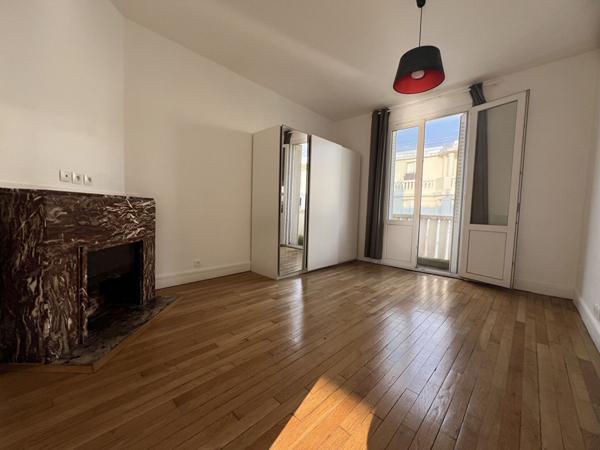 La Varenne - 2P etage eleve avec balconnet - Charme de l ancien