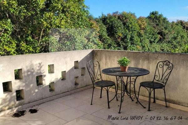 13550 Paluds de Noves -  SPECIAL INVESTISSEUR - Appartement T3 loué  de 73 m² avec terrasse et parking