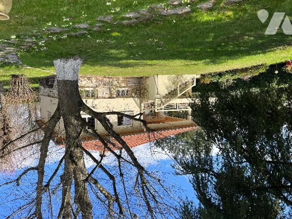L'ETRAT pavillon de 190 m² hab.+ garage 38 m² sur parcelle 1587 m² piscinable Bon Etat