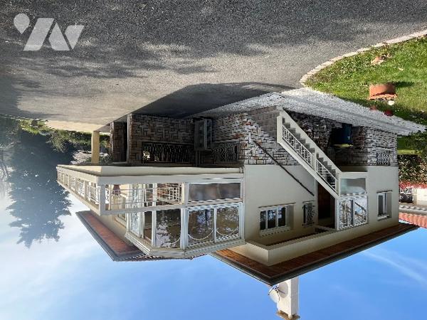 L'ETRAT pavillon de 190 m² hab.+ garage 38 m² sur parcelle 1587 m² piscinable Bon Etat