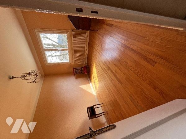 L'ETRAT pavillon de 190 m² hab.+ garage 38 m² sur parcelle 1587 m² piscinable Bon Etat