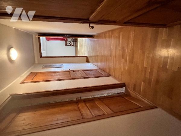 L'ETRAT pavillon de 190 m² hab.+ garage 38 m² sur parcelle 1587 m² piscinable Bon Etat