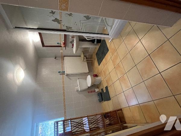 L'ETRAT pavillon de 190 m² hab.+ garage 38 m² sur parcelle 1587 m² piscinable Bon Etat