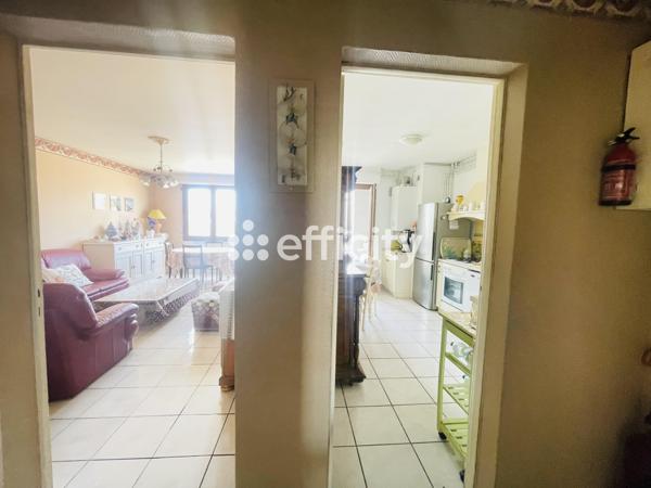 Appartement
         3 pièces
        - 75 m² 252 000 € *