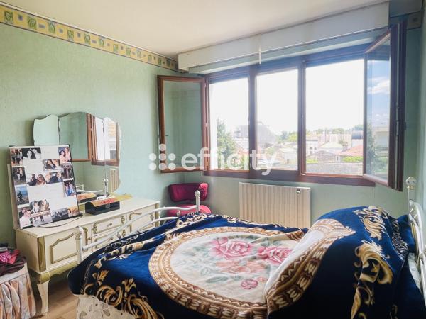 Appartement
         3 pièces
        - 75 m² 252 000 € *