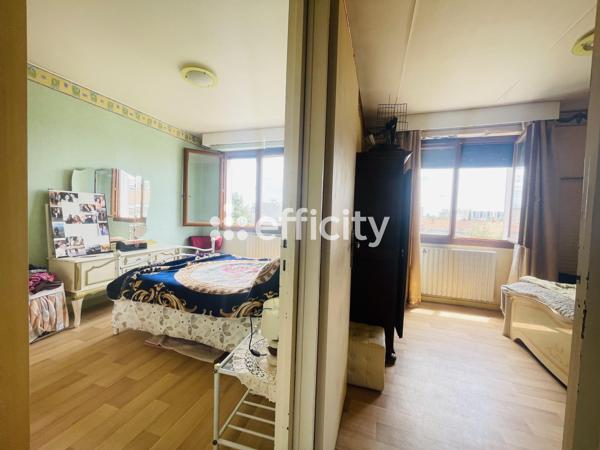 Appartement
         3 pièces
        - 75 m² 252 000 € *