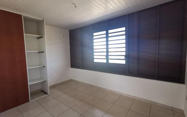 Maison à vendre    3 pièces •  Macouria