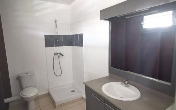 Maison à vendre    3 pièces •  Macouria