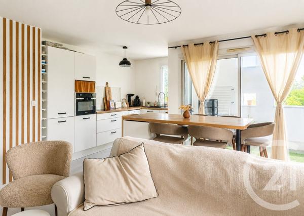 Appartement F3 à vendre  3 pièces - 65 m 2   MERIGNAC  - 33