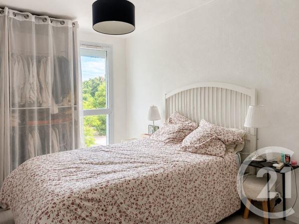 Appartement F3 à vendre  3 pièces - 65 m 2   MERIGNAC  - 33