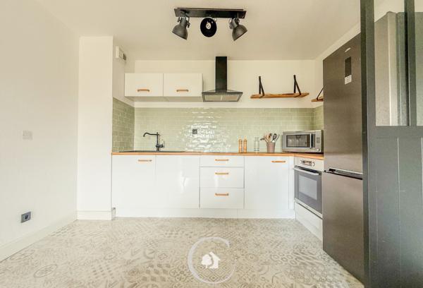 Parempuyre (33290) APPARTEMENT T3 MEUBLEE - 2 CHAMBRES - PARKING - PISCINE