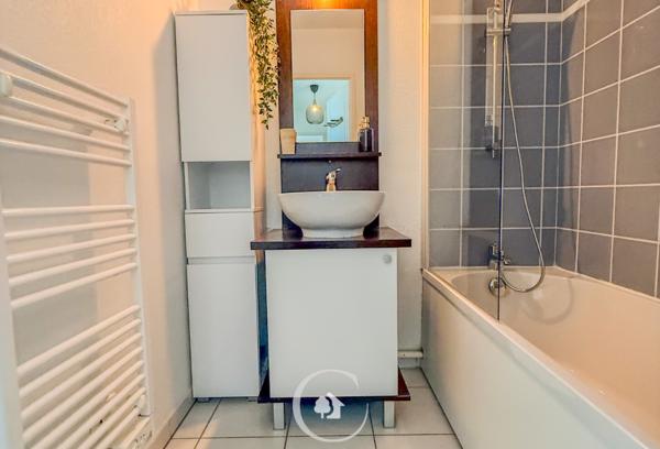 Parempuyre (33290) APPARTEMENT T3 MEUBLEE - 2 CHAMBRES - PARKING - PISCINE