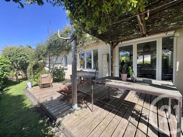 Maison à vendre  4 pièces - 92 m 2   HOURTIN  - 33